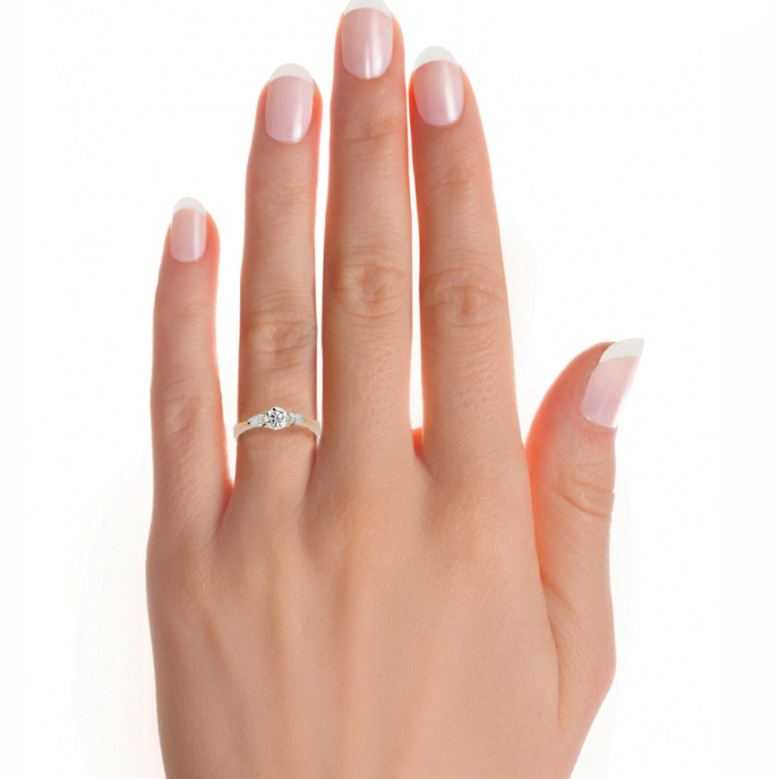 18KT Female Solitaire 3.92 Ring