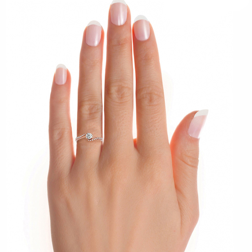 18KT Female Solitaire Ring