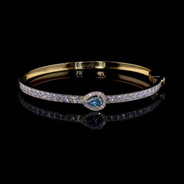 Averley Blue Whisper <span class="diamond">Bracelet</span>