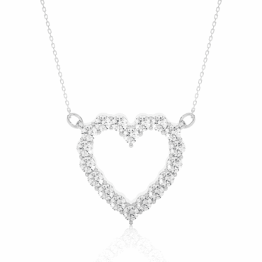 Monifieth Heart-Shaped <span class="diamond">Round Pendant</span>