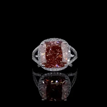 Couthie Glow <span class="diamond">Hidden Halo Ring</span>